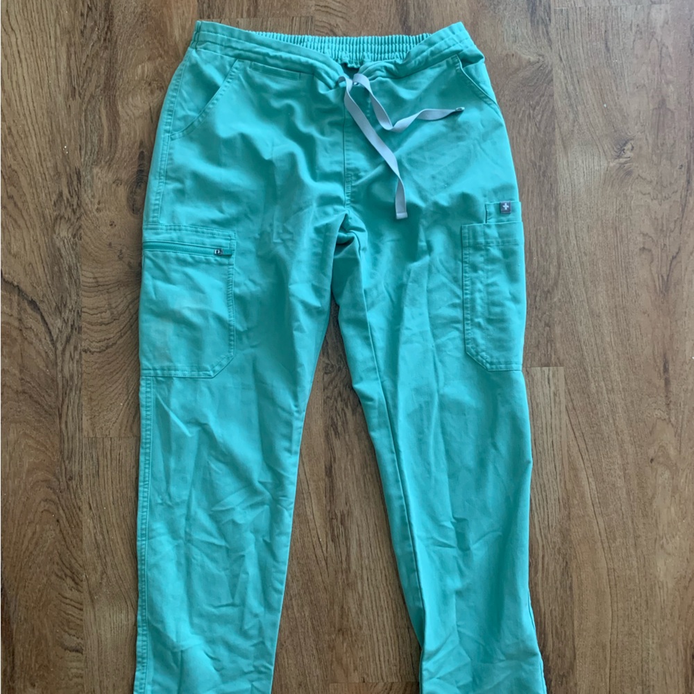 Jade Figs Scrubs